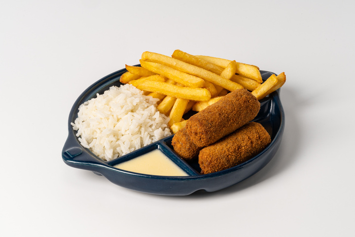 Croquetes no prato